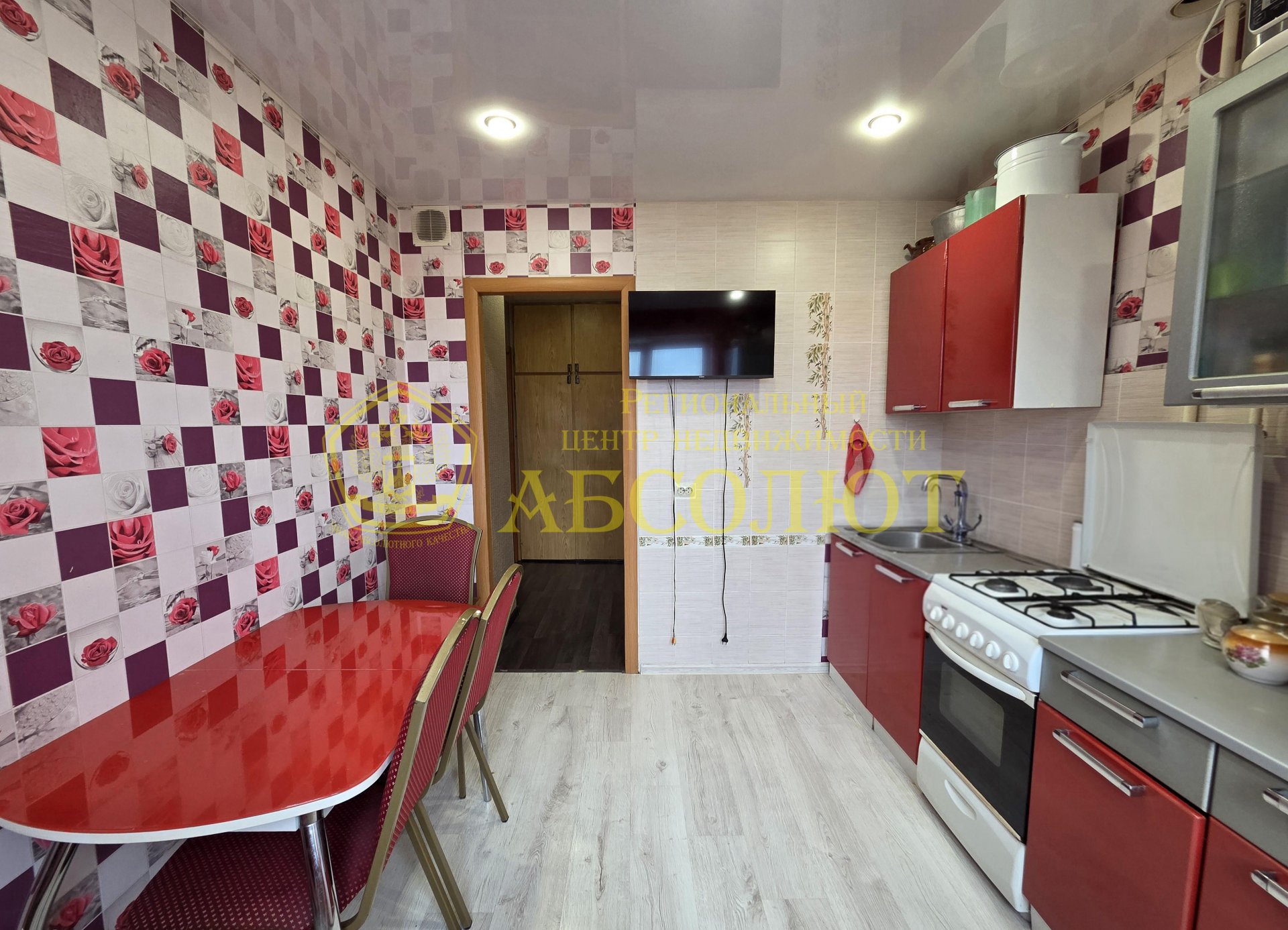 2-к квартира, 5/9 эт., 50 м² — фото 2
