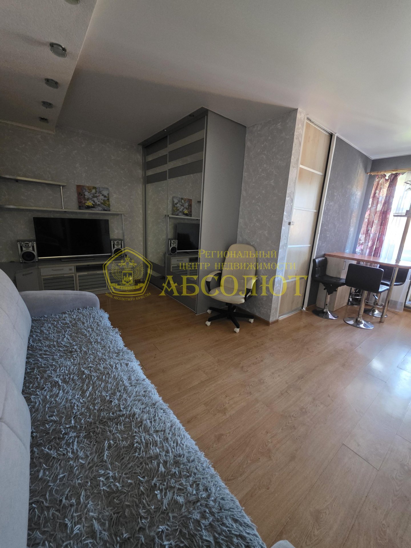 1-к квартира, 4/5 эт., 40 м² — фото 2