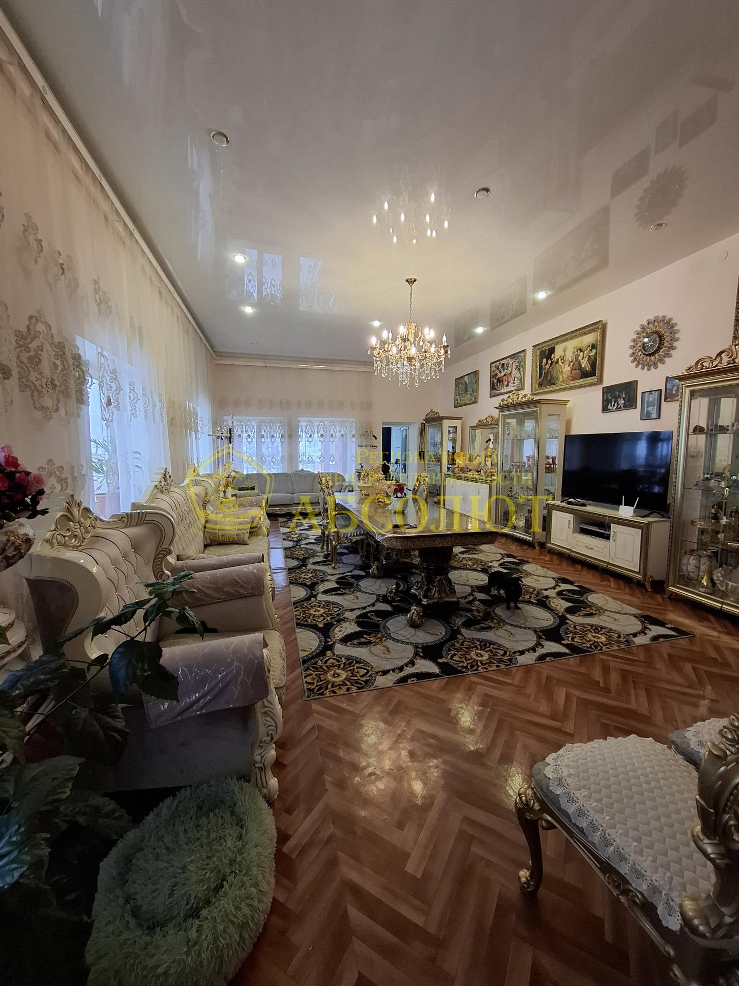 Частный дом, 2 эт., 223.0 м²