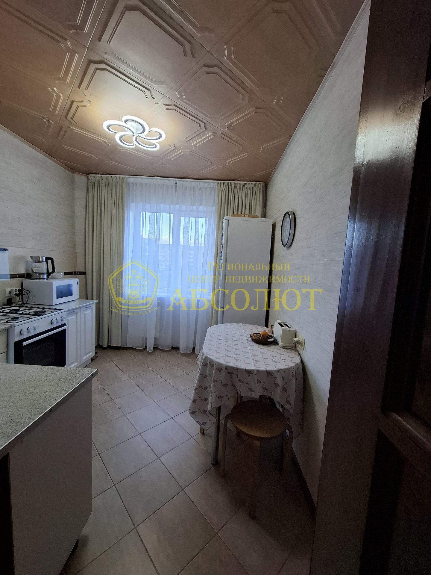 2-к квартира, 4/5 эт., 52.2 м²