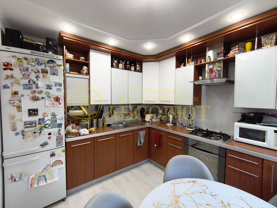 Мира, 36 Региональный центр недвижимости АБСОЛЮТ 196398